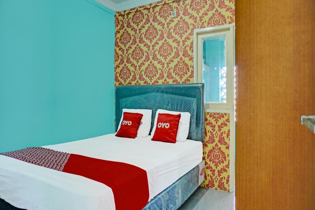 Oyo 91731 Home Stay Elis Cateliya Syariah Karawang Ngoại thất bức ảnh