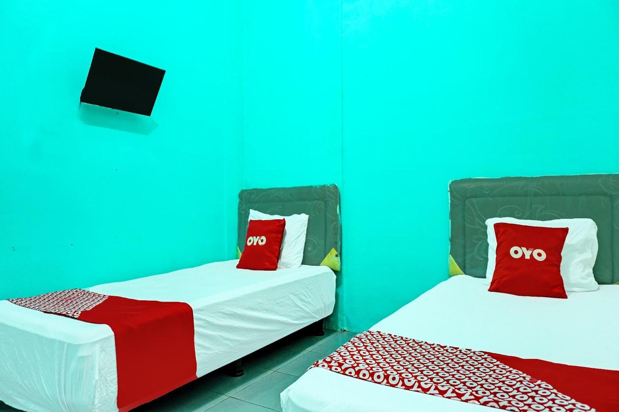 Oyo 91731 Home Stay Elis Cateliya Syariah Karawang Ngoại thất bức ảnh